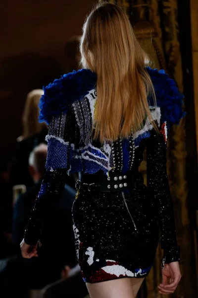 Look 99